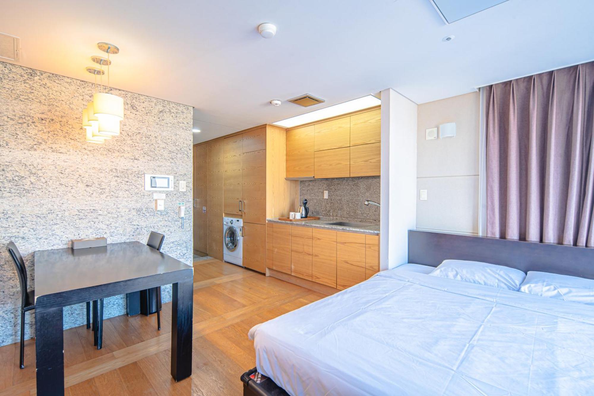From H Oceanpalace Hotel Jeju Согвипхо Экстерьер фото