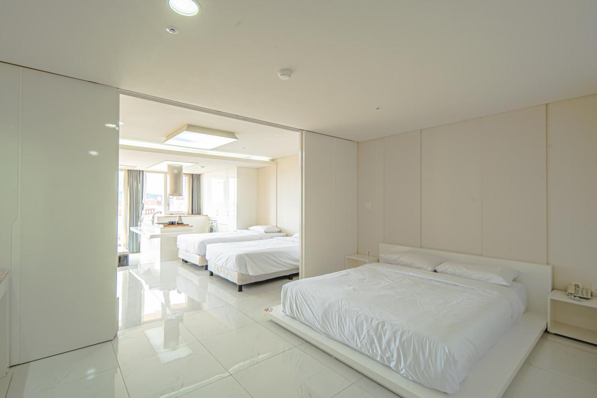 From H Oceanpalace Hotel Jeju Согвипхо Экстерьер фото