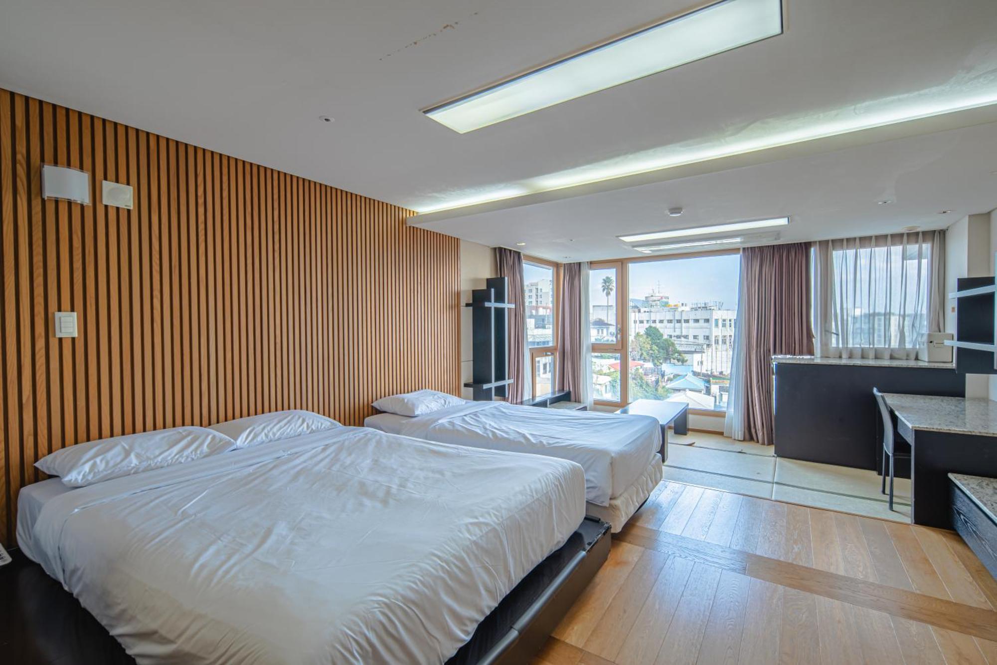 From H Oceanpalace Hotel Jeju Согвипхо Экстерьер фото