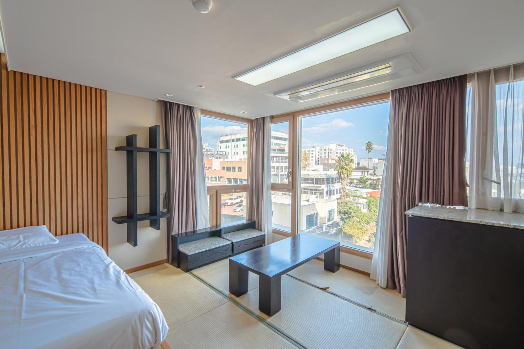 From H Oceanpalace Hotel Jeju Согвипхо Экстерьер фото